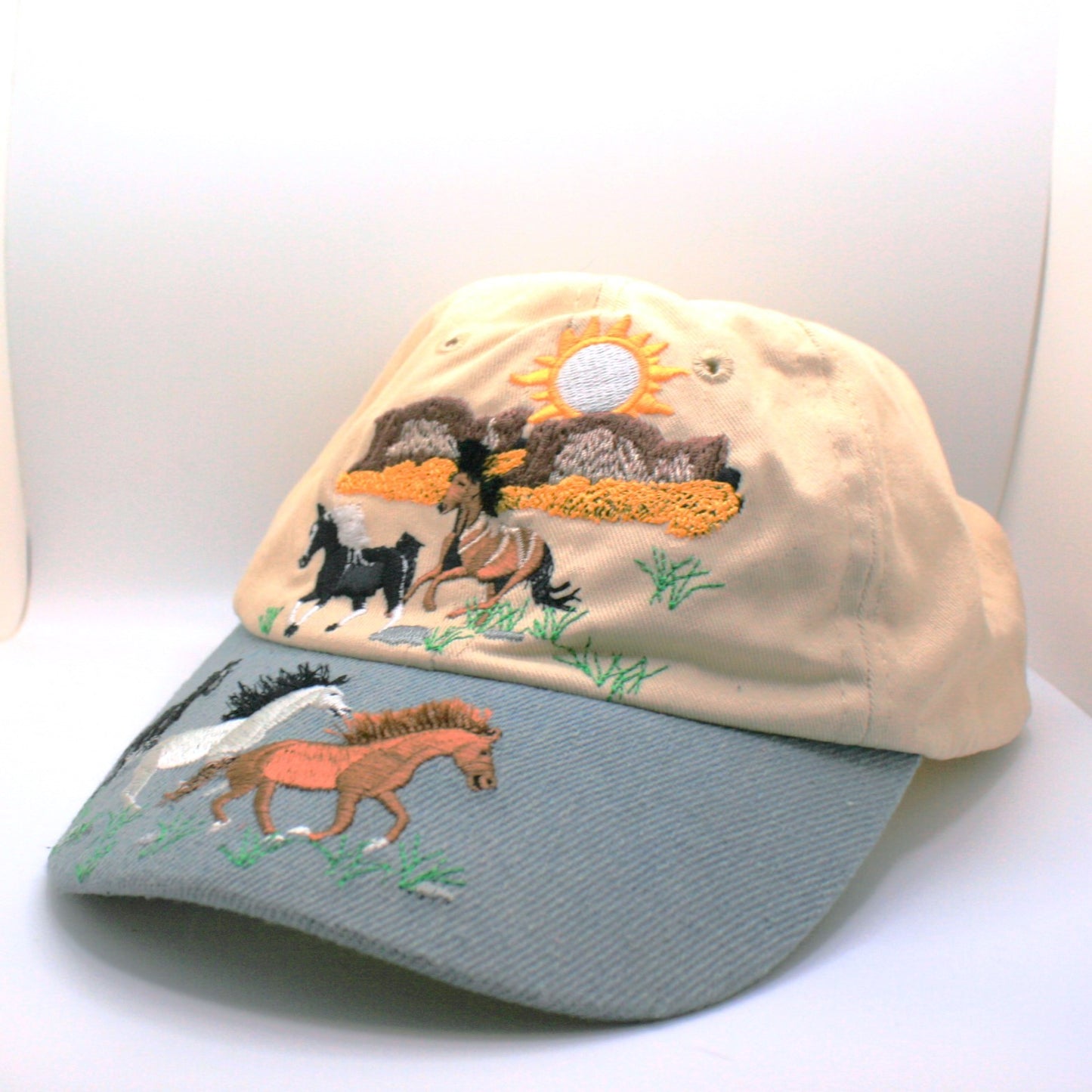 EMBOROIDED HORSES CAP - BEIGE/GREY - ADJUSTABLE